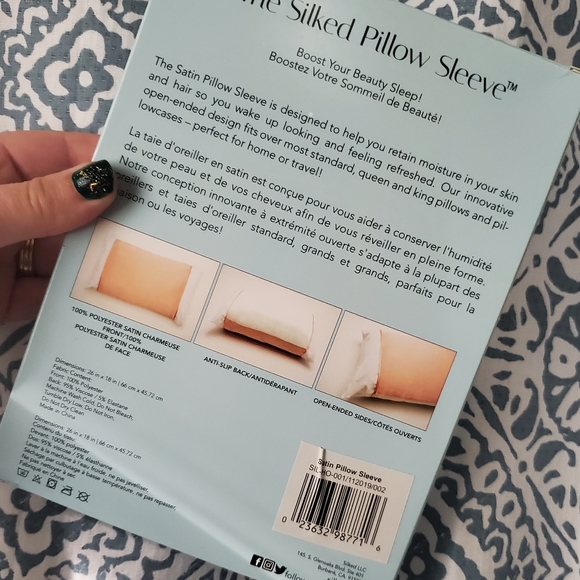 SILKED Satin Pillow Sleeve NIB - Picture 2 of 3